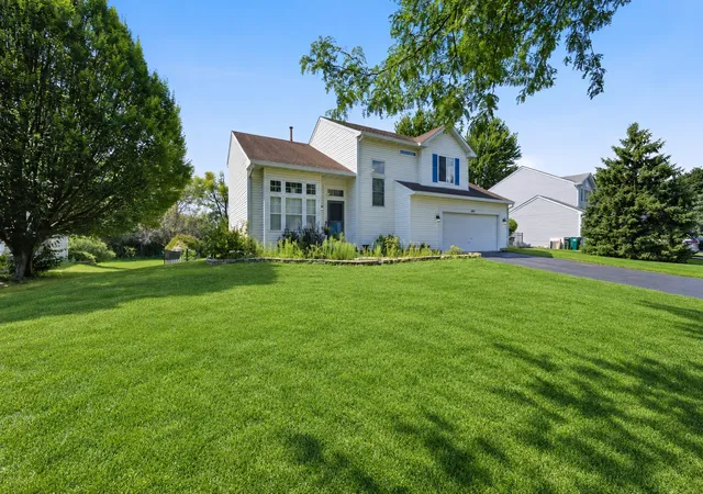 Photo 2 of Single family home for sale at 691 Thorsen Ln, Batavia, IL 60510 | MLS# 12756846 | Listing updated on 2026-09-24