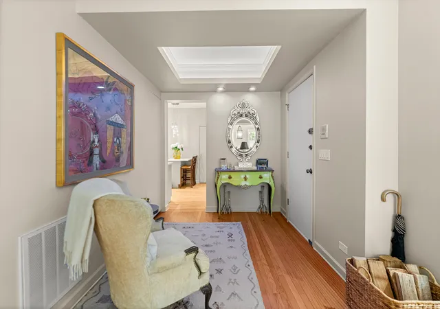 Listing Photo 5 - Condo for sale in building located at 832 W Gunnison St, Chicago, IL 60640 - Unit #2S