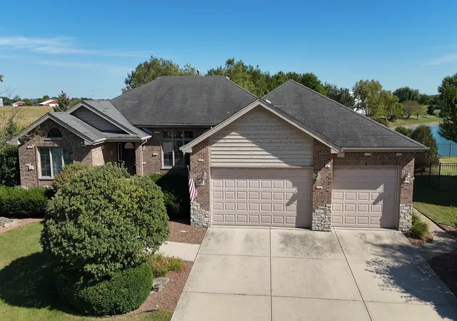 Photo 2 of Single family home for sale at 2874 Ryan Dr, New Lenox, IL 60451 | MLS# 12756855 | Listing updated on 2026-09-12