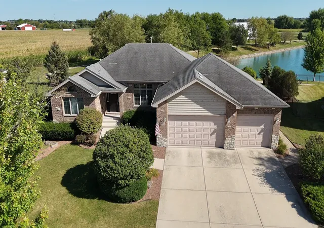 Photo 3 of Single family home for sale at 2874 Ryan Dr, New Lenox, IL 60451 | MLS# 12756855 | Listing updated on 2026-09-12