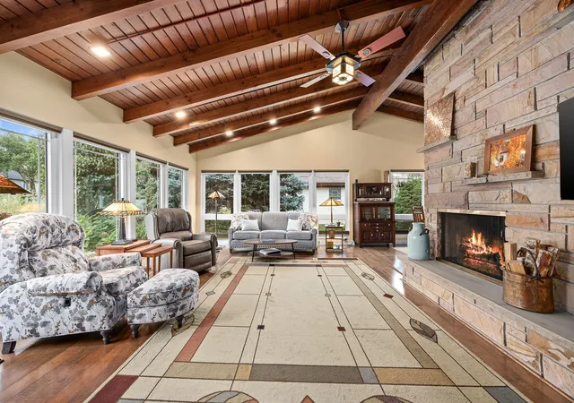 Photo 4 of Single family home for sale at 12 Meadowood Dr, Oak Brook, IL 60523 | MLS# 12756857 | Listing updated on 2026-09-13