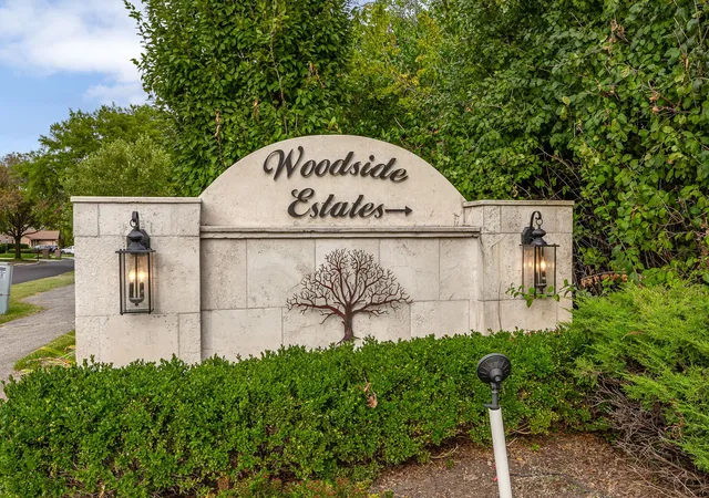 Photo 82 of Single family home for sale at 12 Meadowood Dr, Oak Brook, IL 60523 | MLS# 12756857 | Listing updated on 2026-09-13