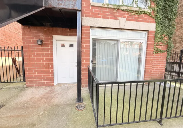 Photo 2 of Condo for sale at 2731 W Polk St #1, Chicago, IL 60612 | MLS# 12756860 | Listing updated on 2026-09-12