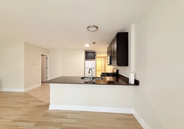 Listing Photo 4 - Condo for sale in building located at 2731 W Polk St, Chicago, IL 60612 - Unit #1