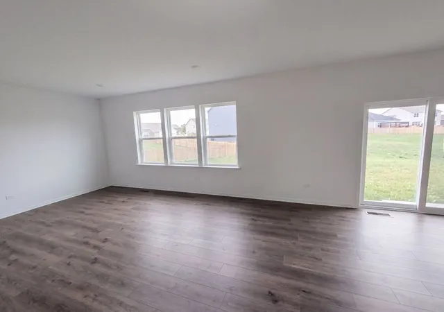 Photo 3 of Single family home for sale at 418 Fairway Ln, Sycamore, IL 60178 | MLS# 12756875 | Listing updated on 2026-09-29
