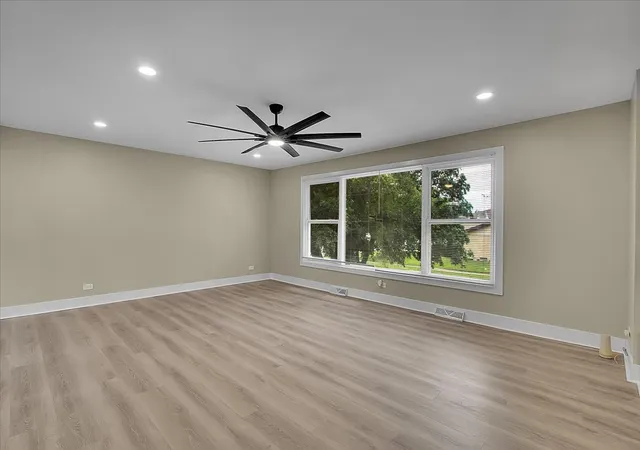 Photo 4 of Single family home for sale at 16101 Avalon Ave, South Holland, IL 60473 | MLS# 12756877 | Listing updated on 2026-09-17
