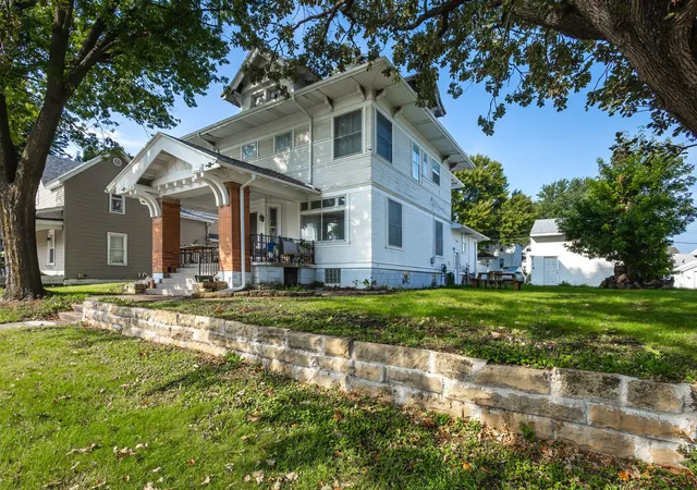 Photo 2 of Single family home for sale at 1718 N Marquette St, Davenport, IA 52804 | MLS# 12756881 | Listing updated on 2026-10-21