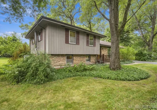 Photo 1 of Single family home for sale at 28w041 Elm Dr, West Chicago, IL 60185 | MLS# 12756887 | Listing updated on 2026-09-25