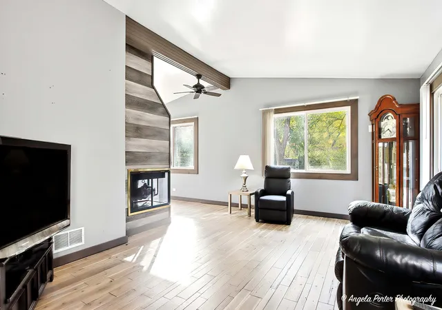 Photo 3 of Single family home for sale at 34679 N Hiawatha Trl, Mc Henry, IL 60051 | MLS# 12756897 | Listing updated on 2026-09-17