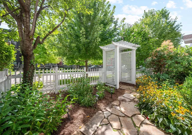 Photo 2 of Sale Pending at 2520 W Medill Ave, Chicago, IL 60647 | MLS# 12756900 | Listing updated on 2026-09-29