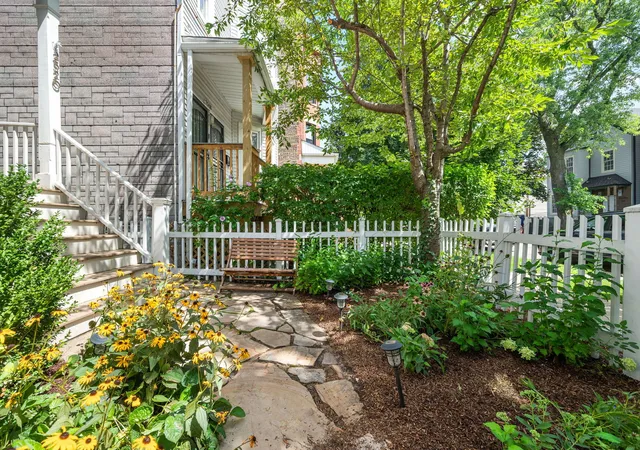 Photo 3 of Sale Pending at 2520 W Medill Ave, Chicago, IL 60647 | MLS# 12756900 | Listing updated on 2026-09-29