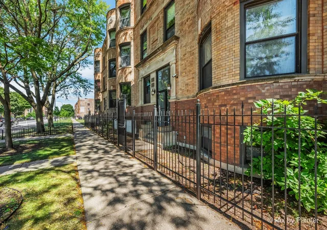Listing Photo 3 - Condo for sale in building located at 5207 S Indiana Ave, Chicago, IL 60615 - Unit #2
