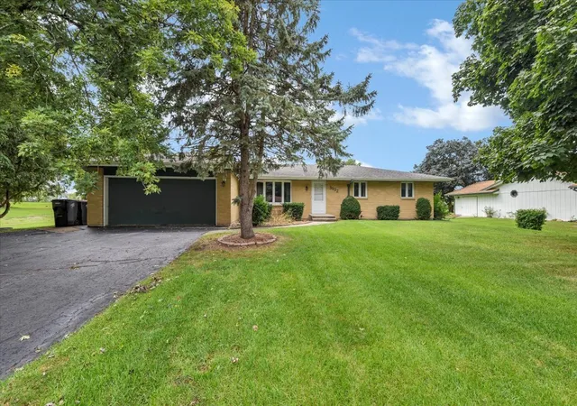 Single family home for sale at 3932 Lemans Dr, Rockford, IL 61101 | MLS# 12756912