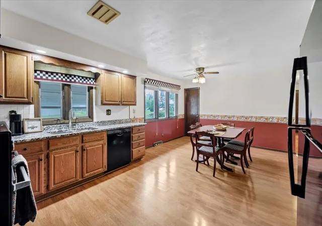 Photo 4 of Single family home for sale at 3932 Lemans Dr, Rockford, IL 61101 | MLS# 12756912 | Listing updated on 2026-10-04
