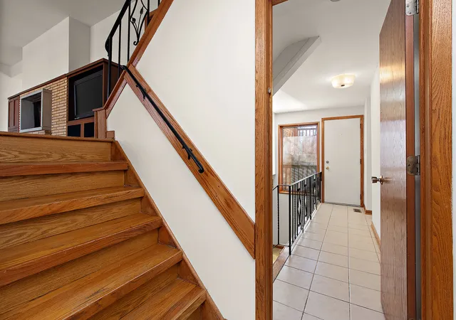 Photo 3 of Single family home for sale at 2708 Hawthorne Ln, Flossmoor, IL 60422 | MLS# 12756917 | Listing updated on 2026-09-23