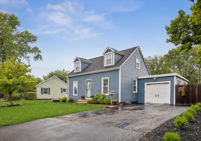 Photo 2 of Single family home for sale at 1703 Terrace Ave, Joliet, IL 60435 | MLS# 12756922 | Listing updated on 2026-10-05