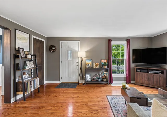 Photo 4 of Single family home for sale at 1703 Terrace Ave, Joliet, IL 60435 | MLS# 12756922 | Listing updated on 2026-10-05