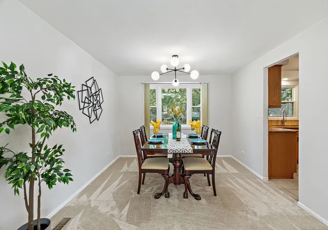 Photo 4 of Single family home for sale at 31 S Salem Dr, Schaumburg, IL 60193 | MLS# 12756923 | Listing updated on 2026-10-09
