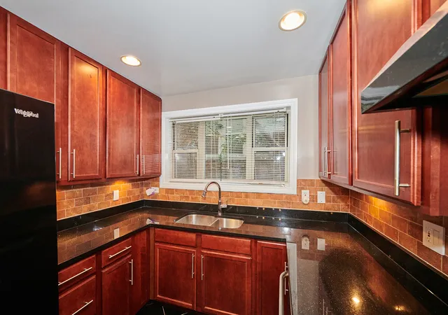 Listing Photo 5 - Condo for sale in building located at 2205 W Highland Ave, Chicago, IL 60659 - Unit #1N