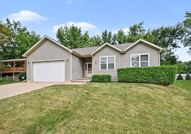 Photo 2 of Single family home for sale at 1232 Lakewood Dr, Somonauk, IL 60552 | MLS# 12756927 | Listing updated on 2026-09-26