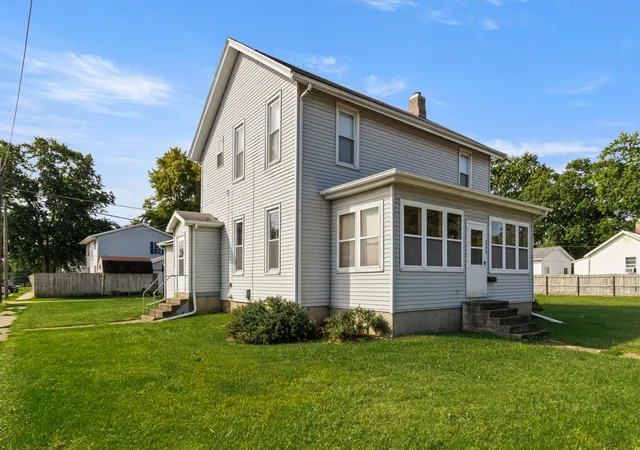 Photo 1 of Single family home for sale at 626 E Howard St, Pontiac, IL 61764 | MLS# 12756932 | Listing updated on 2026-10-06