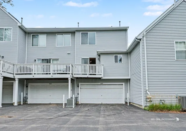 Photo 15 of Townhouse for sale at 18639 W Sterling Ct, Grayslake, IL 60030 | MLS# 12756939 | Listing updated on 2026-09-14