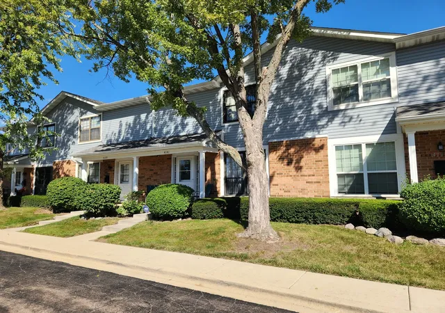 Photo 1 of Townhouse for sale at 4141 Continental Dr, Waukegan, IL 60087 | MLS# 12756944 | Listing updated on 2026-10-06