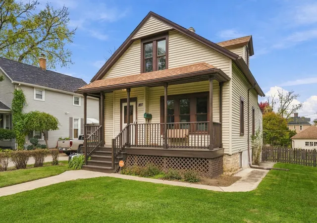Single family home for sale at 807 Campbell St, Joliet, IL 60435 | MLS# 12756946