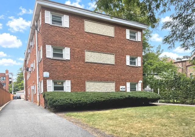 Photo 1 of Condo for sale at 406 Franklin Ave #2D, River Forest, IL 60305 | MLS# 12756957 | Listing updated on 2026-09-19