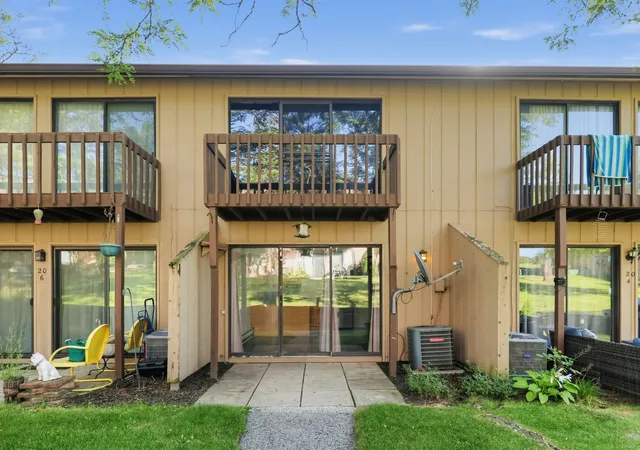 Photo 2 of Condo for sale at 20 Saint Thomas Colony St #5, Fox Lake, IL 60020 | MLS# 12756960 | Listing updated on 2026-09-17