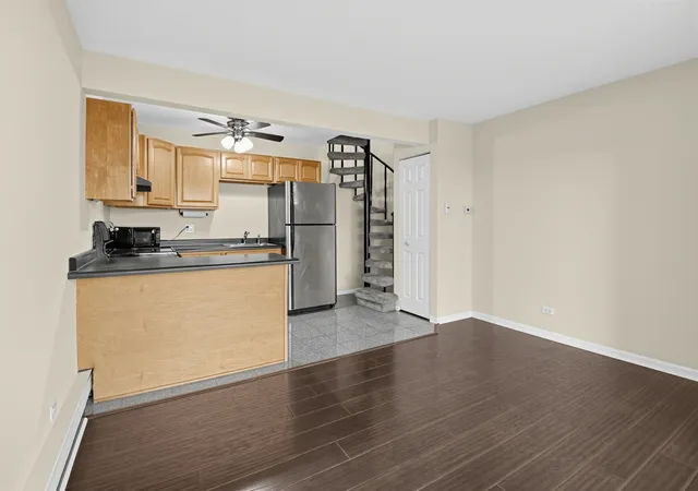 Listing Photo 5 - Condo for sale in building located at 20 Saint Thomas Colony St, Fox Lake, IL 60020 - Unit #5