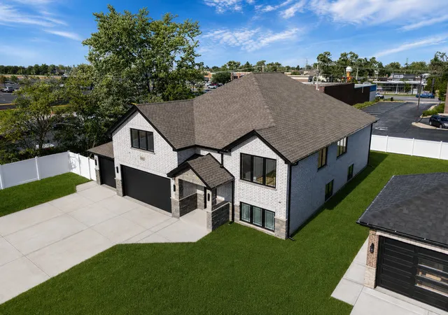 Photo 3 of Single family home for sale at 8003 S Oconto Ave, Bridgeview, IL 60455 | MLS# 12756963 | Listing updated on 2026-09-29