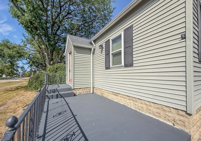 Photo 3 of Single family home for sale at 417 W Garfield Ave, Cissna Park, IL 60924 | MLS# 12756971 | Listing updated on 2026-09-22