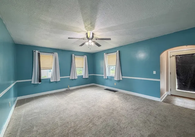 Photo 4 of Single family home for sale at 417 W Garfield Ave, Cissna Park, IL 60924 | MLS# 12756971 | Listing updated on 2026-09-22