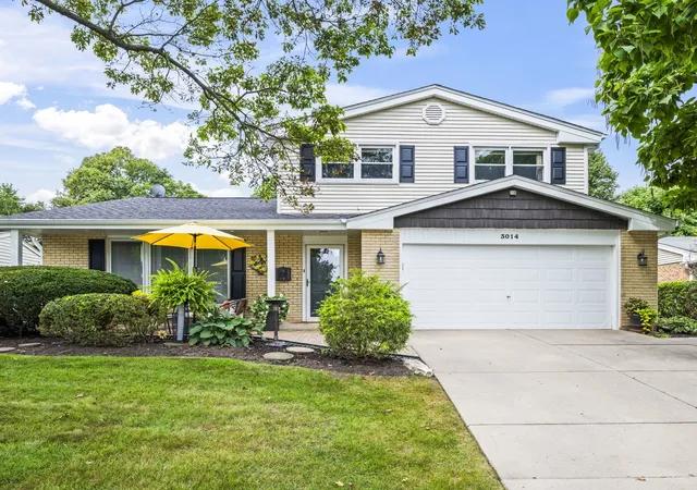 Photo 1 of Single family home for sale at 3014 N Dryden Pl, Arlington Heights, IL 60004 | MLS# 12756984 | Listing updated on 2026-10-07