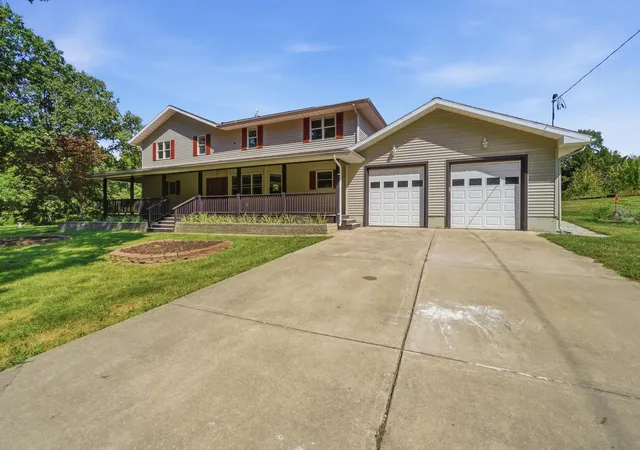 Photo 2 of Single family home for sale at 6421 N Legion Hall Rd, Dunlap, IL 61525 | MLS# 12757002 | Listing updated on 2026-09-17