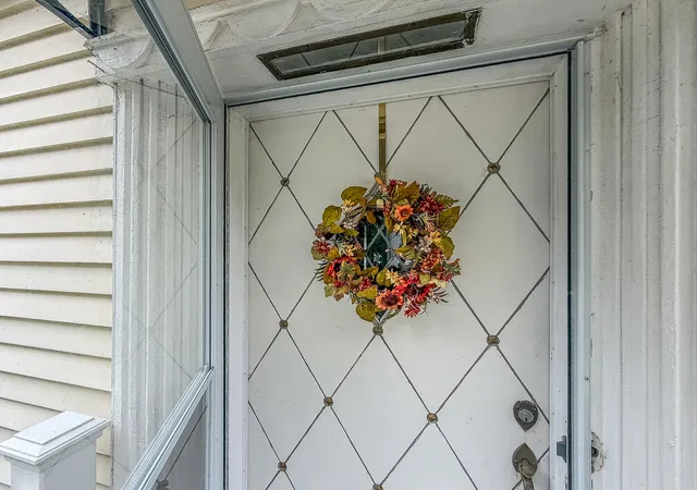 Photo 3 of Sale Pending at 609 S Florence Ave, Bloomington, IL 61701 | MLS# 12757005 | Listing updated on 2026-10-05