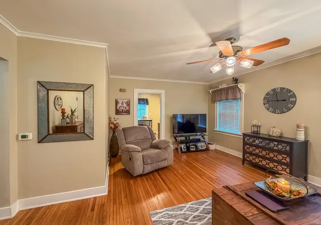 Photo 4 of Sale Pending at 609 S Florence Ave, Bloomington, IL 61701 | MLS# 12757005 | Listing updated on 2026-10-05