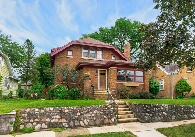 Photo 1 of Single family home for sale at 421 Welty Ave, Rockford, IL 61107 | MLS# 12757006 | Listing updated on 2026-09-12