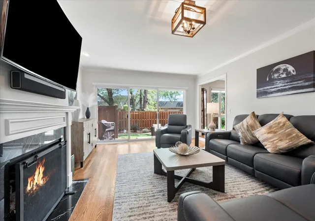 Photo 4 of Townhouse for sale at 37 Park Ln, Park Ridge, IL 60068 | MLS# 12757021 | Listing updated on 2026-09-17
