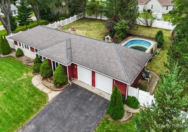 Photo 2 of Single family home for sale at 1218 Oakleaf Ave, Mc Henry, IL 60051 | MLS# 12757027 | Listing updated on 2026-09-14