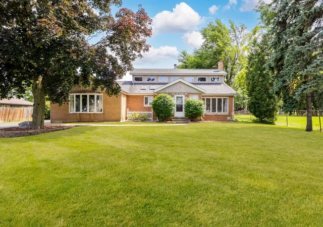 Photo 2 of Single family home for sale at 5821 W 127th Street, Palos Heights, IL 60463 | MLS# 12757031 | Listing updated on 2026-09-12