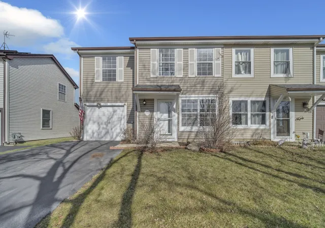 Photo 2 of Townhouse for sale at 1784 Mccormick Ln, Hanover Park, IL 60133 | MLS# 12757034 | Listing updated on 2026-09-17