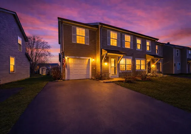 Photo 3 of Townhouse for sale at 1784 Mccormick Ln, Hanover Park, IL 60133 | MLS# 12757034 | Listing updated on 2026-09-17