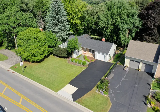 Photo 4 of Sale Pending at 60 E Terra Cotta Ave, Crystal Lake, IL 60014 | MLS# 12757035 | Listing updated on 2026-10-03