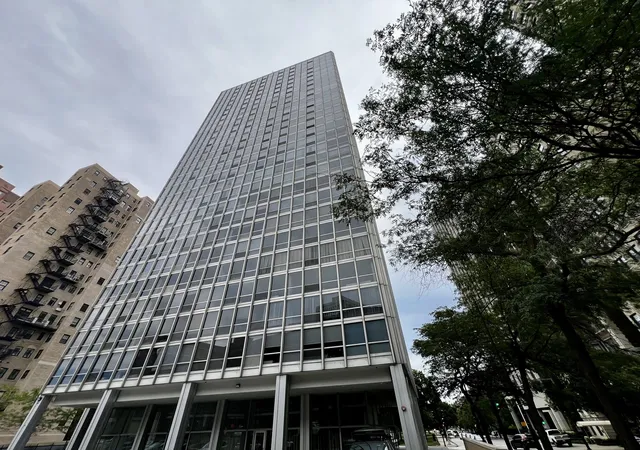 Photo 1 of Condo for sale at 2400 N Lakeview Ave #1007, Chicago, IL 60614 | MLS# 12757040 | Listing updated on 2026-09-17