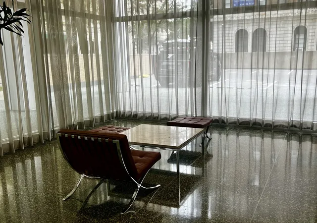 Listing Photo 4 - Condo for sale in building located at 2400 N Lakeview Ave, Chicago, IL 60614 - Unit #1007