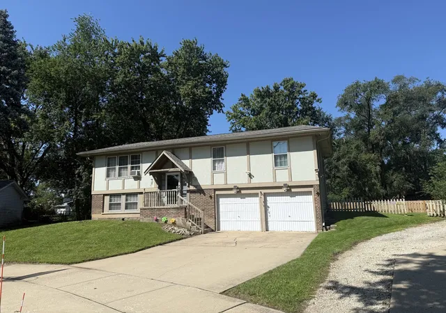 Photo 2 of Single family home for sale at 311 Robinhood Ct, Bolingbrook, IL 60440 | MLS# 12757050 | Listing updated on 2026-10-05
