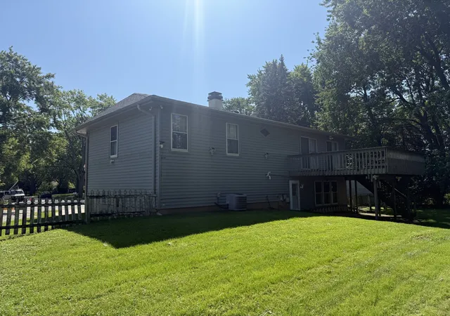 Photo 3 of Single family home for sale at 311 Robinhood Ct, Bolingbrook, IL 60440 | MLS# 12757050 | Listing updated on 2026-10-05