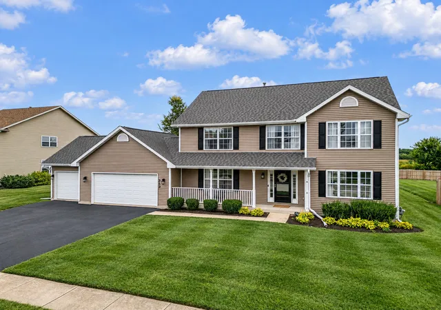Photo 2 of Single family home for sale at 219 Bear Dusk Way, Belvidere, IL 61008 | MLS# 12757052 | Listing updated on 2026-10-04